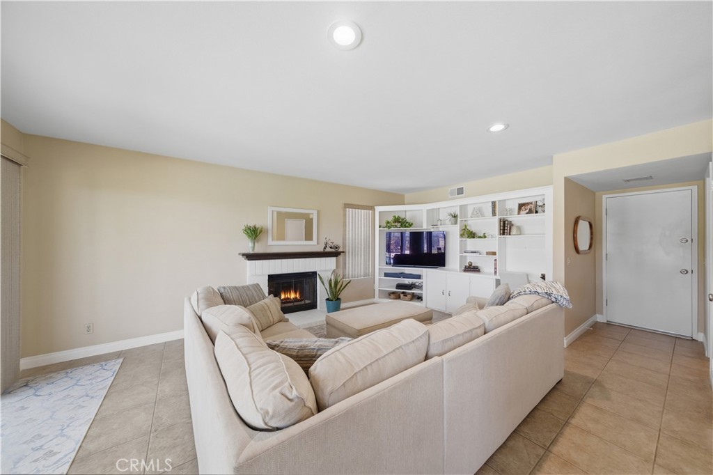 5213 Goldenridge Court