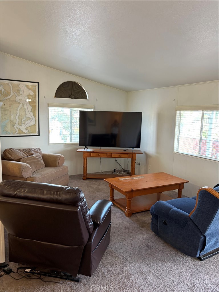 7051 Ellis 10