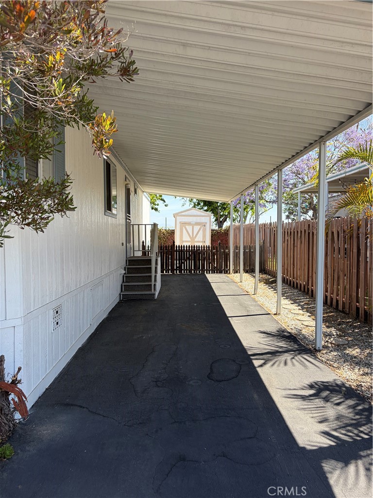 7051 Ellis 10