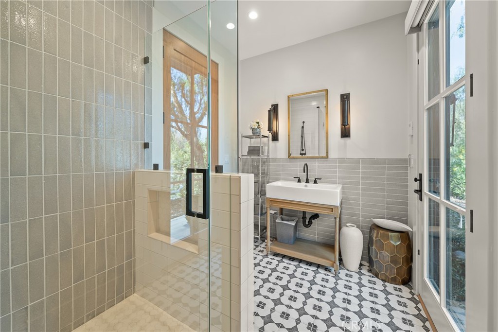 4701 Balboa
