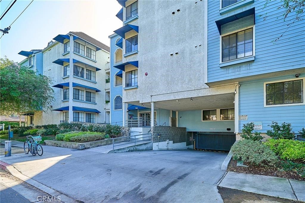720 W 4th Street 104