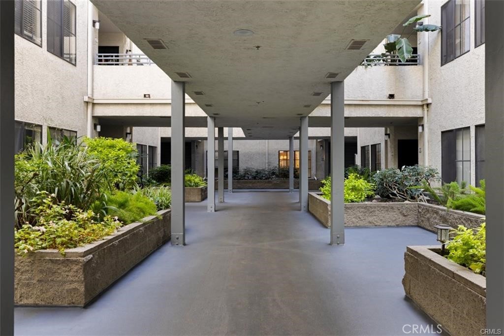 720 W 4th Street 104