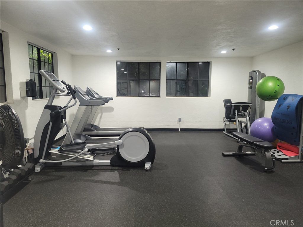 720 W 4th Street 104