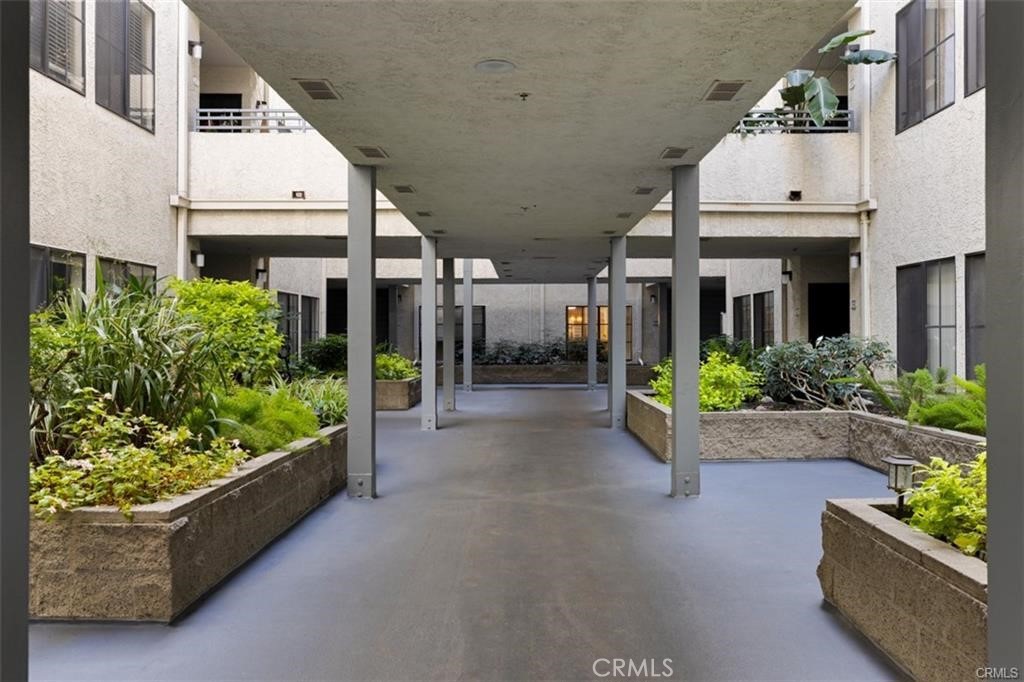720 W 4th Street 104