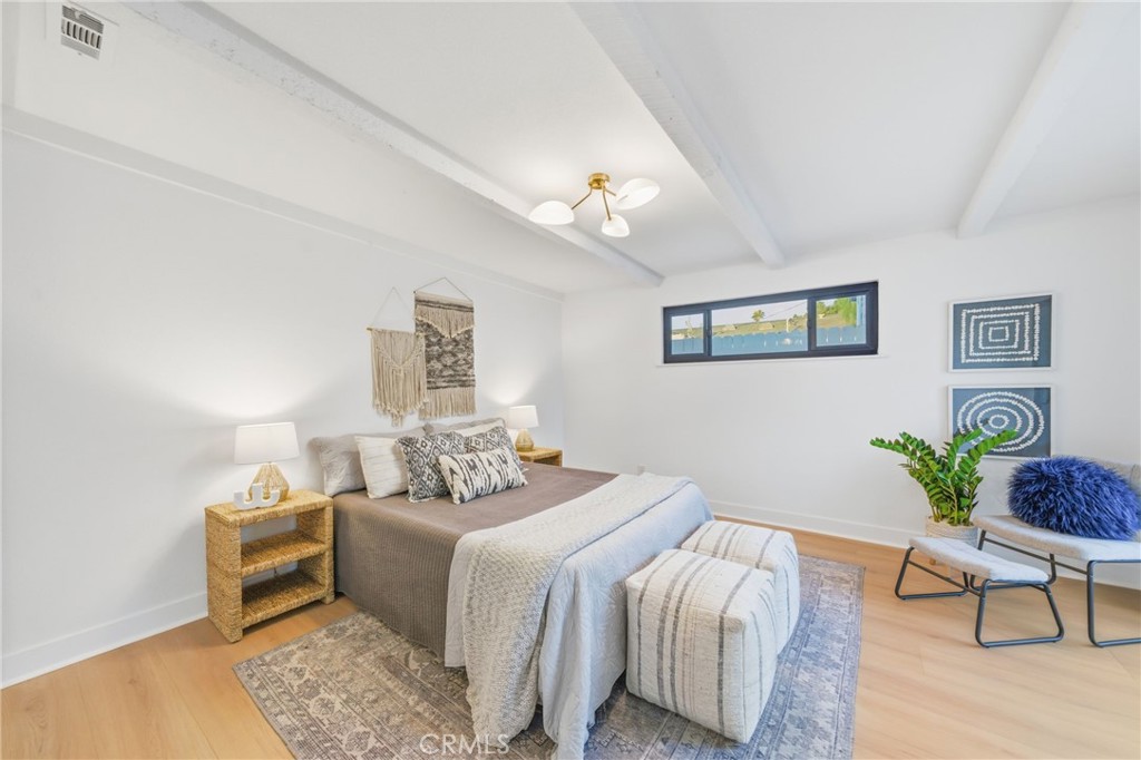 212 Avenida Sierra