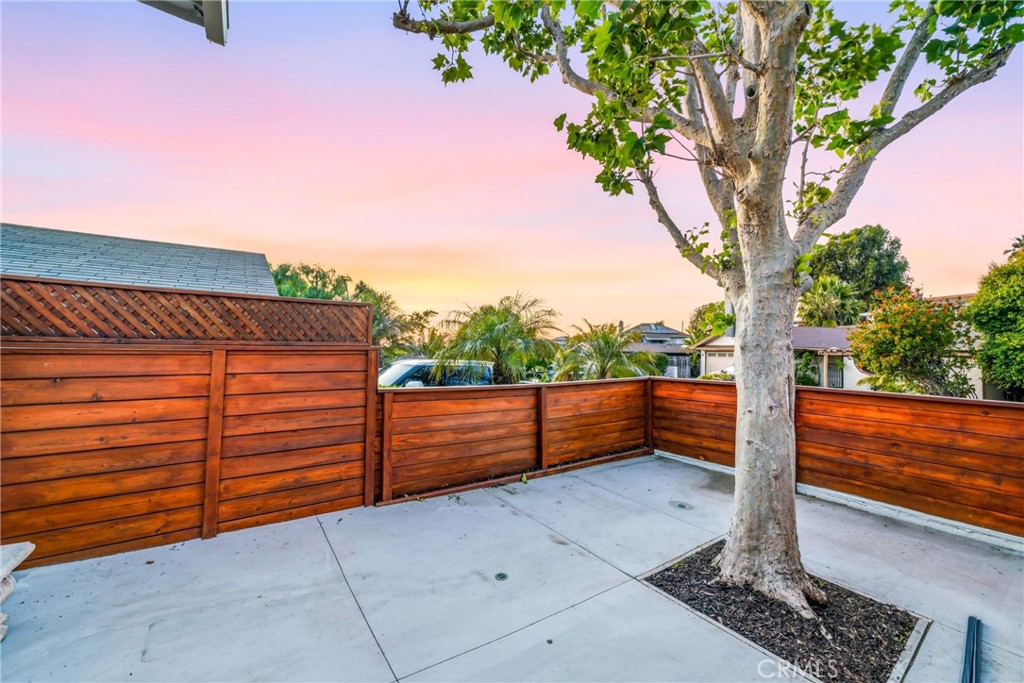 212 Avenida Sierra
