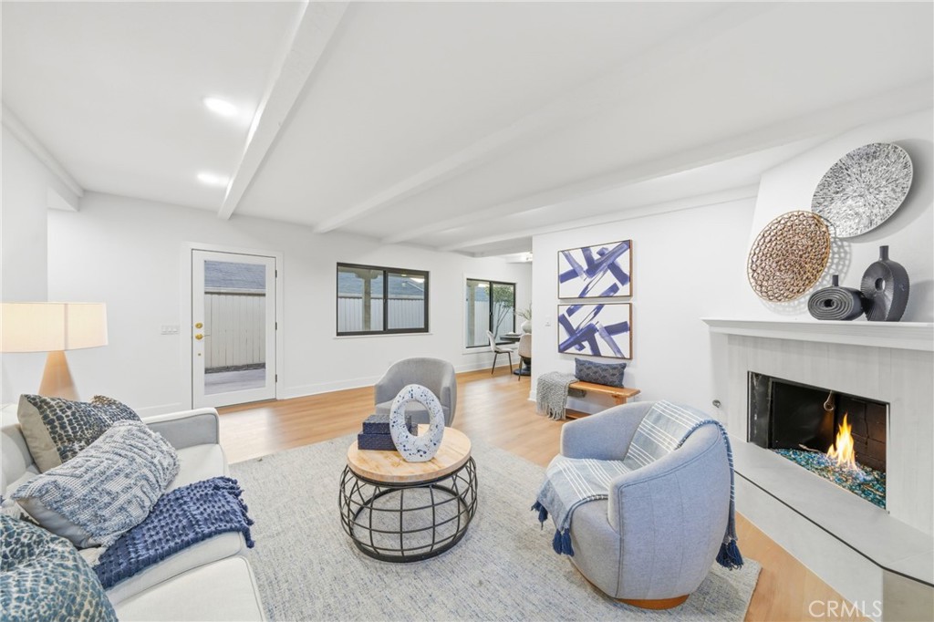 212 Avenida Sierra