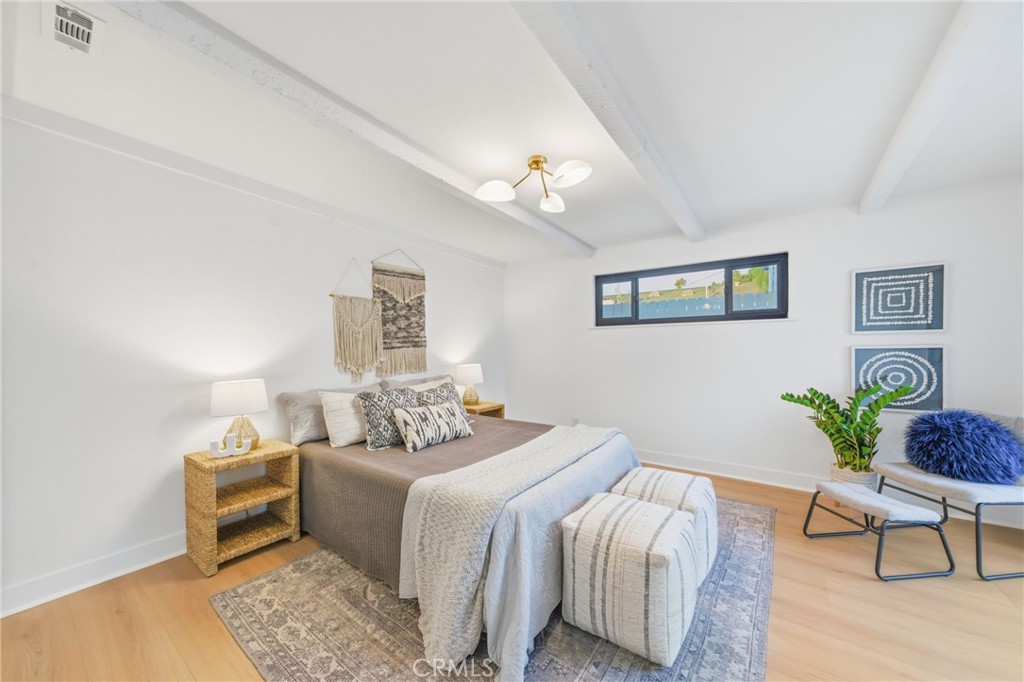 212 Avenida Sierra