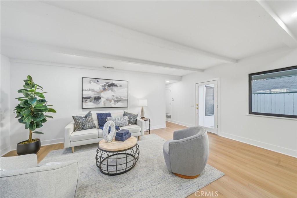 212 Avenida Sierra