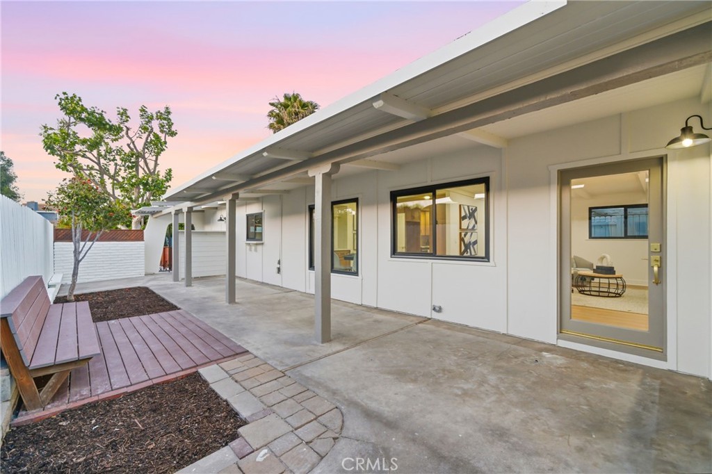 212 Avenida Sierra