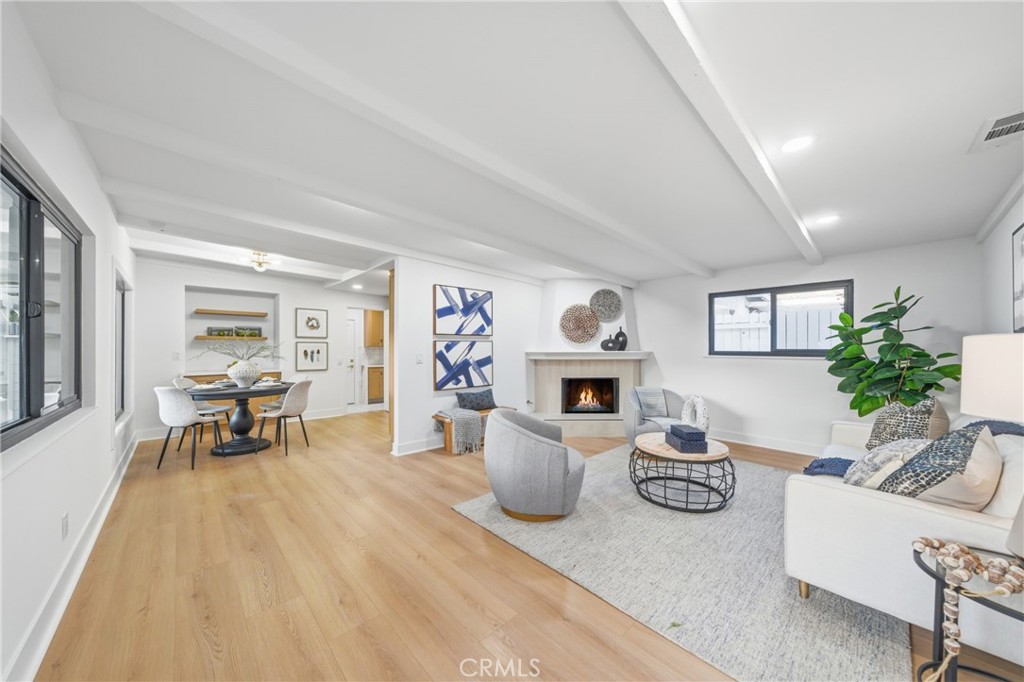 212 Avenida Sierra