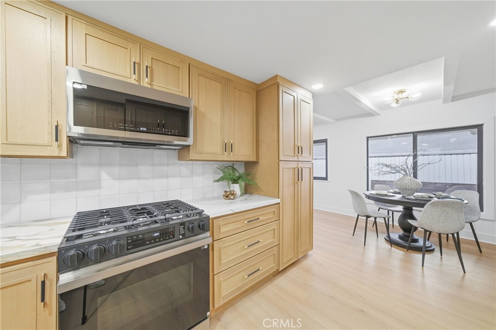 212 Avenida Sierra