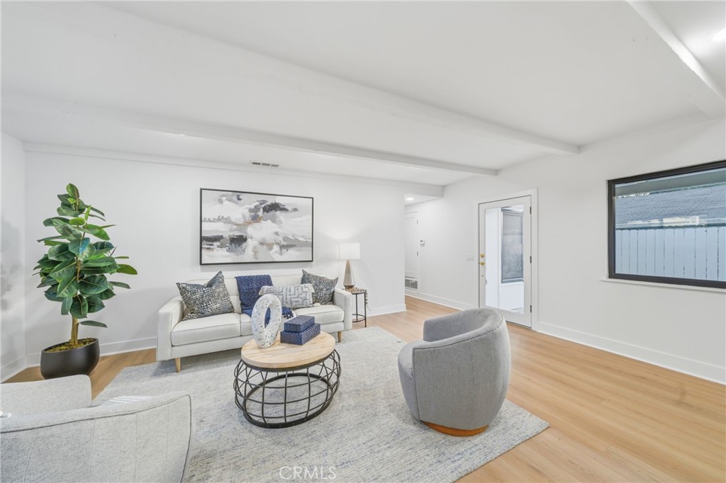 212 Avenida Sierra