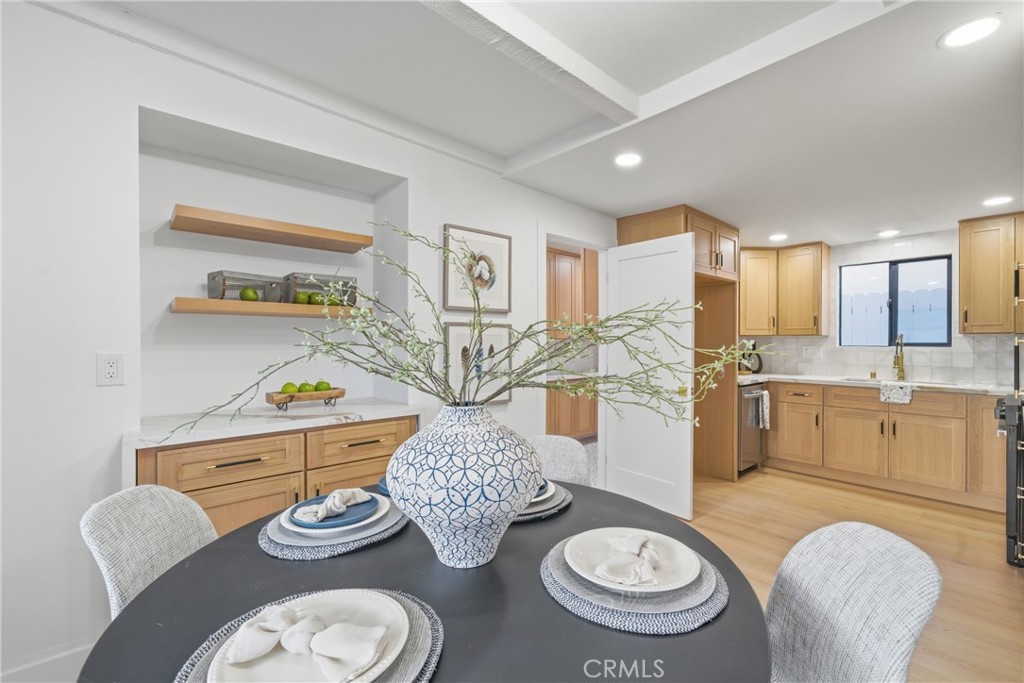 212 Avenida Sierra