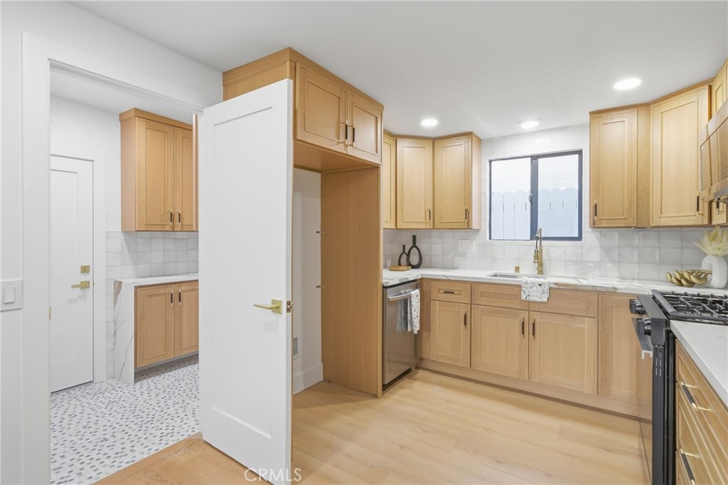 212 Avenida Sierra