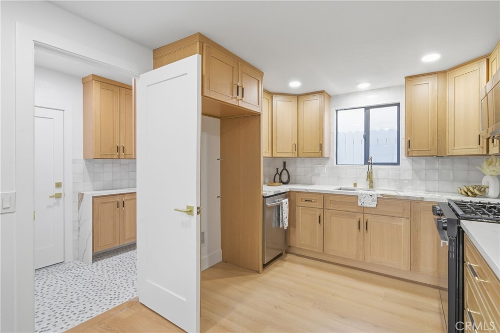 212 Avenida Sierra