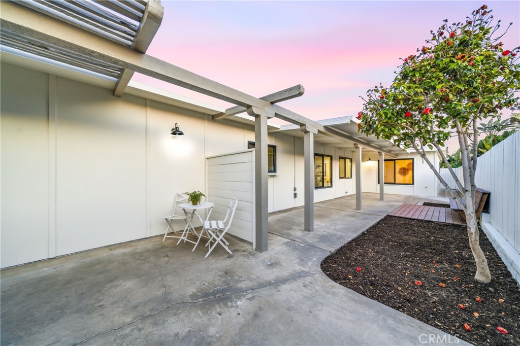 212 Avenida Sierra