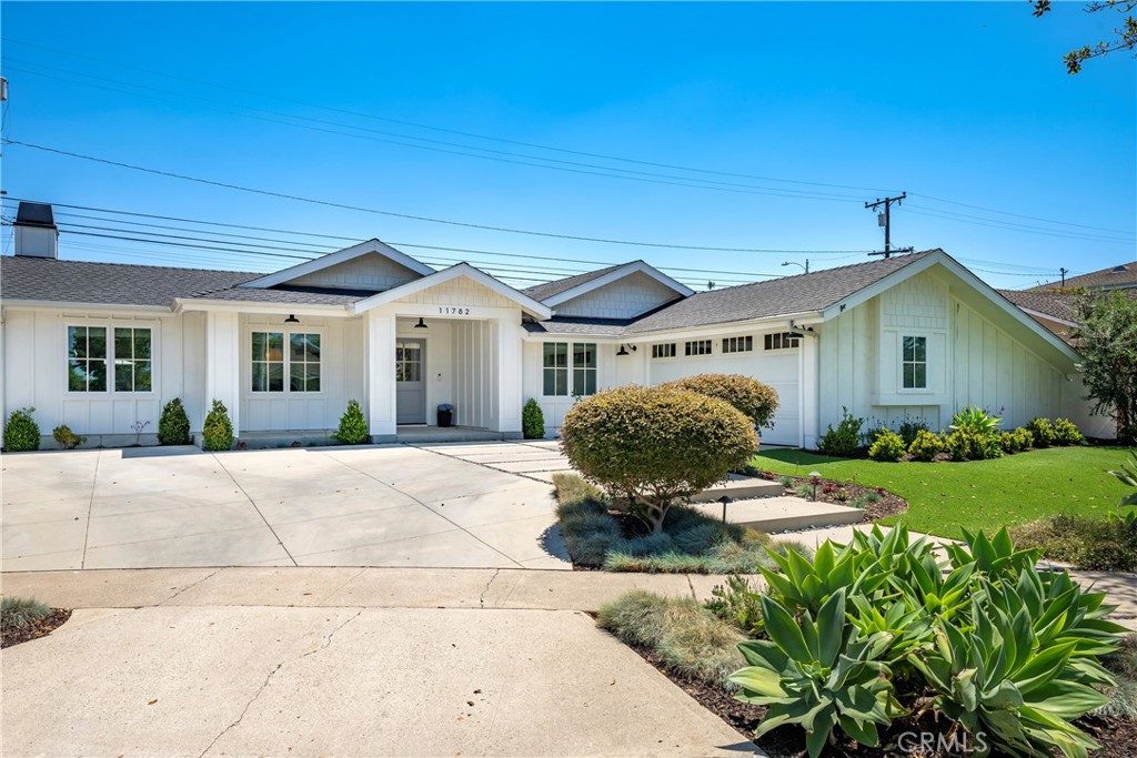 11782 Davenport