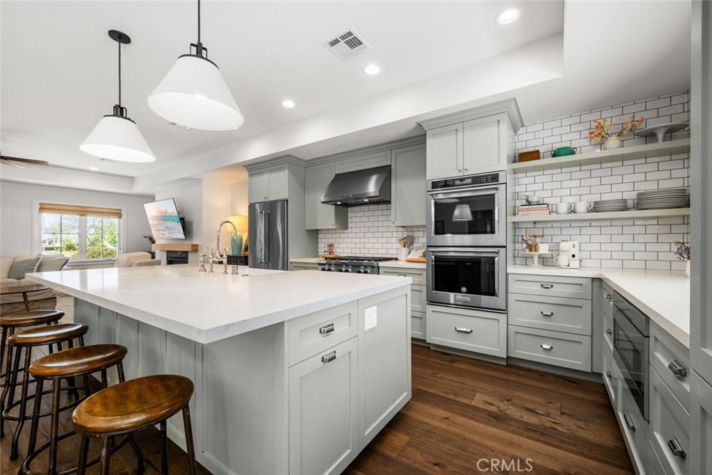 11782 Davenport