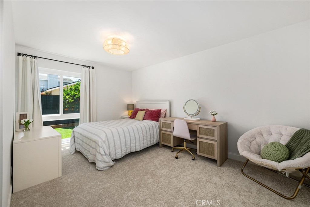 11782 Davenport