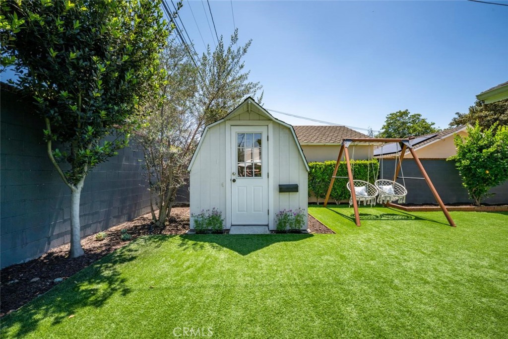 11782 Davenport