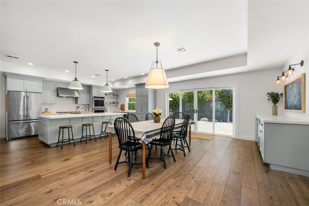 11782 Davenport