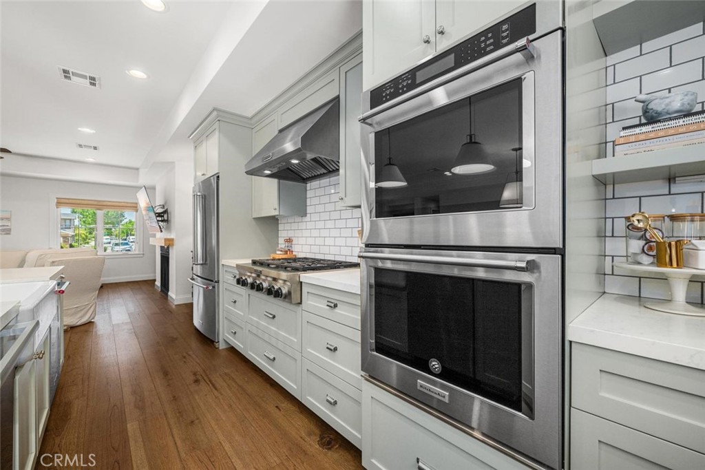 11782 Davenport
