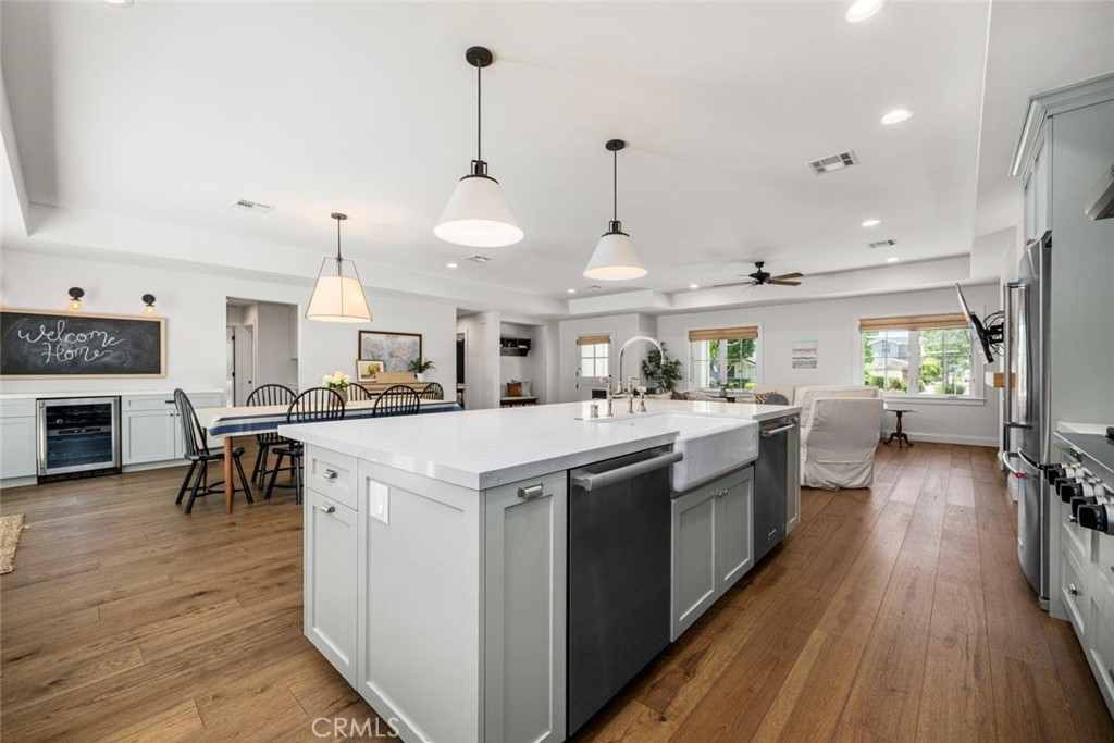 11782 Davenport