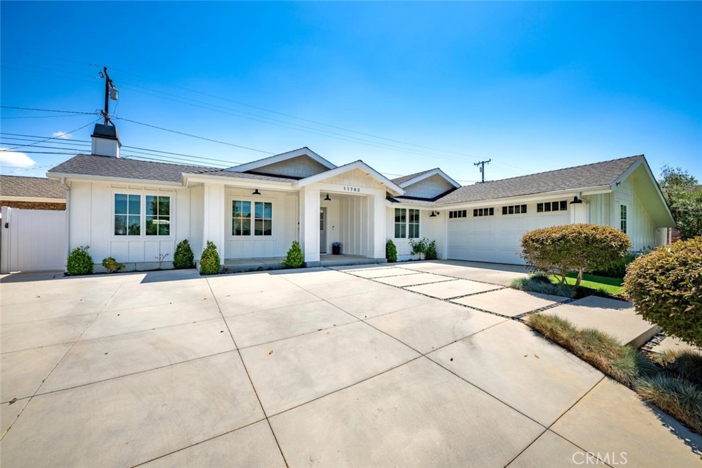 11782 Davenport