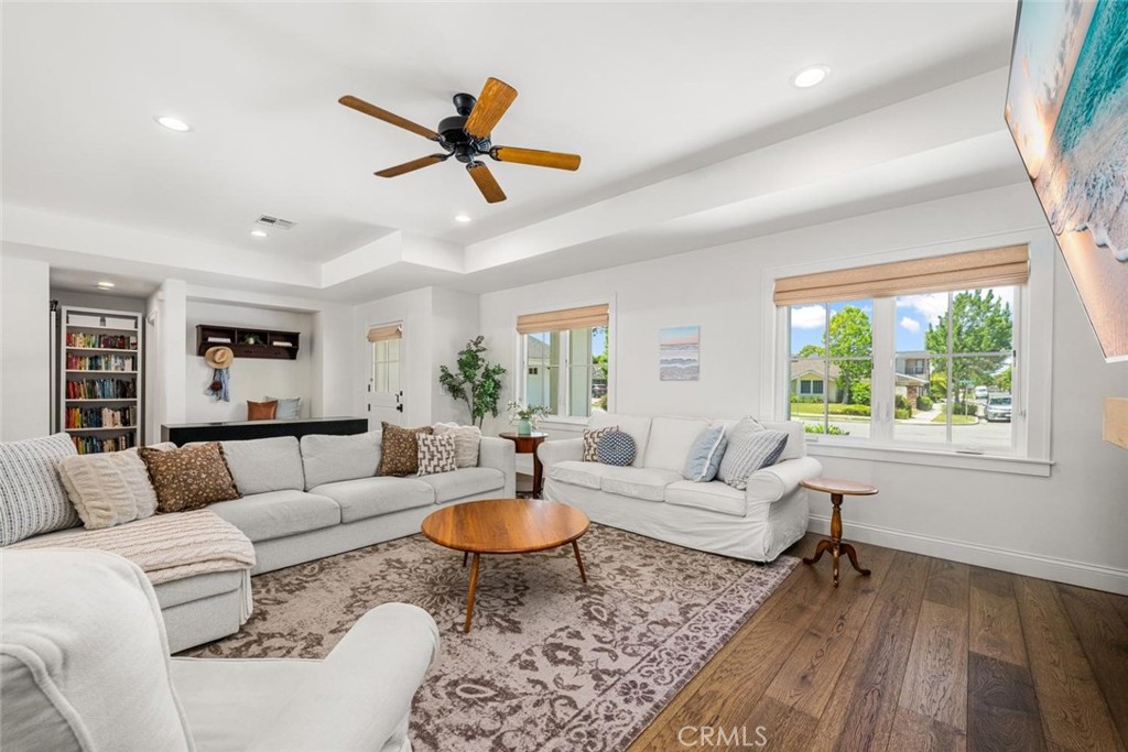11782 Davenport