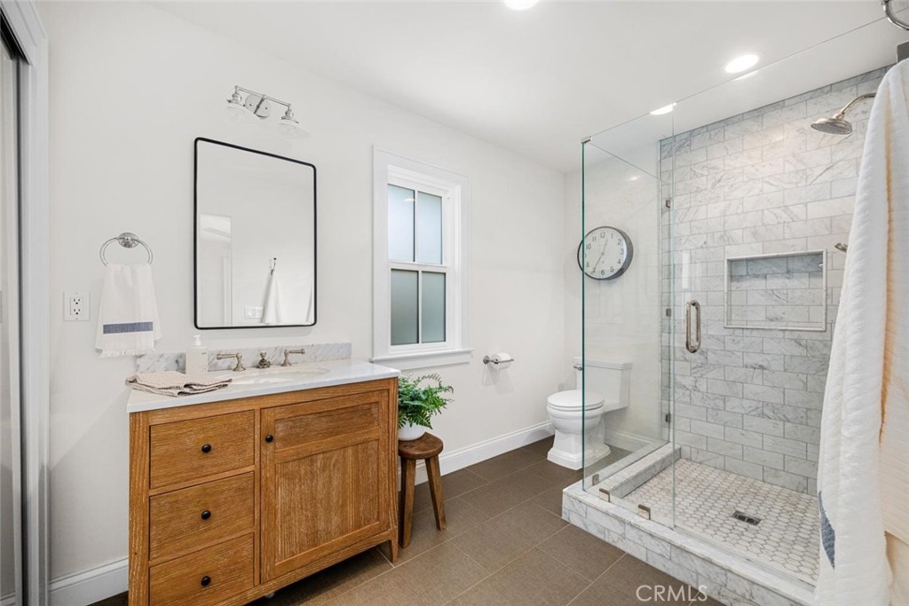 11782 Davenport