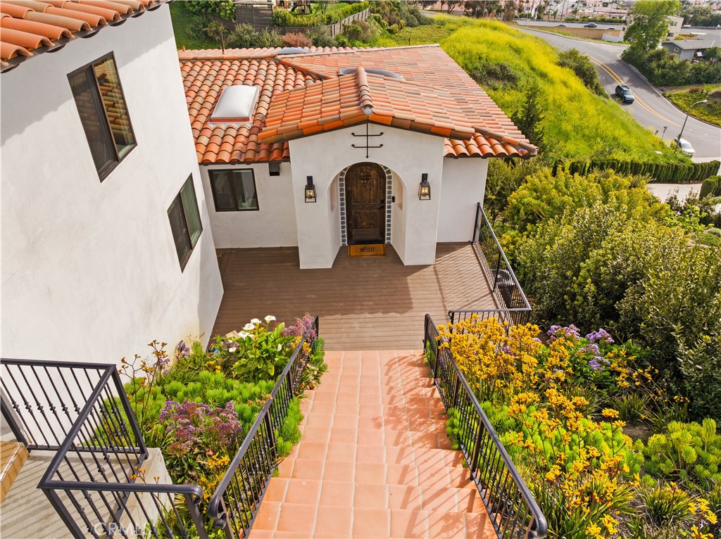 111 Avenida Patero De Oro
