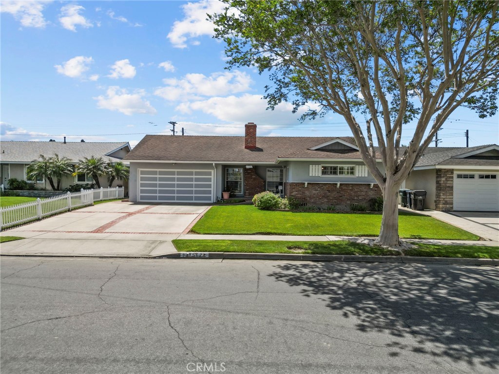 7562 Alhambra