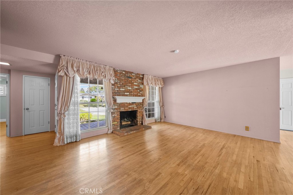 7562 Alhambra