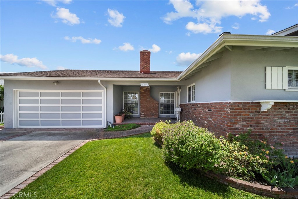 7562 Alhambra