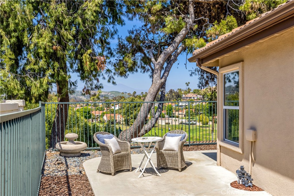 27689 Via Sequoia