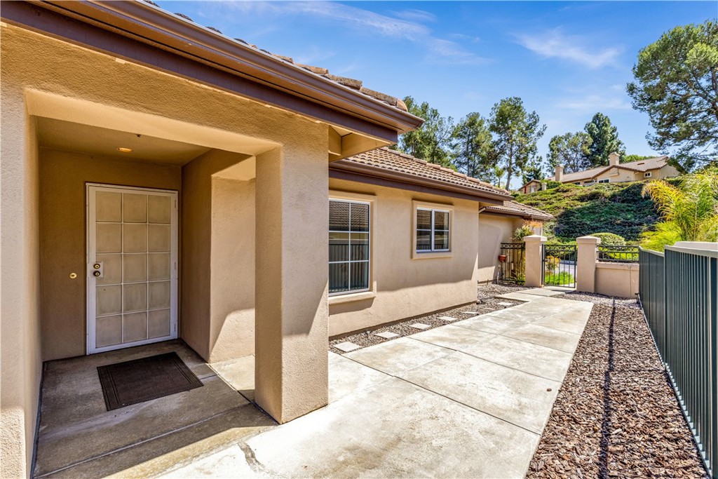 27689 Via Sequoia