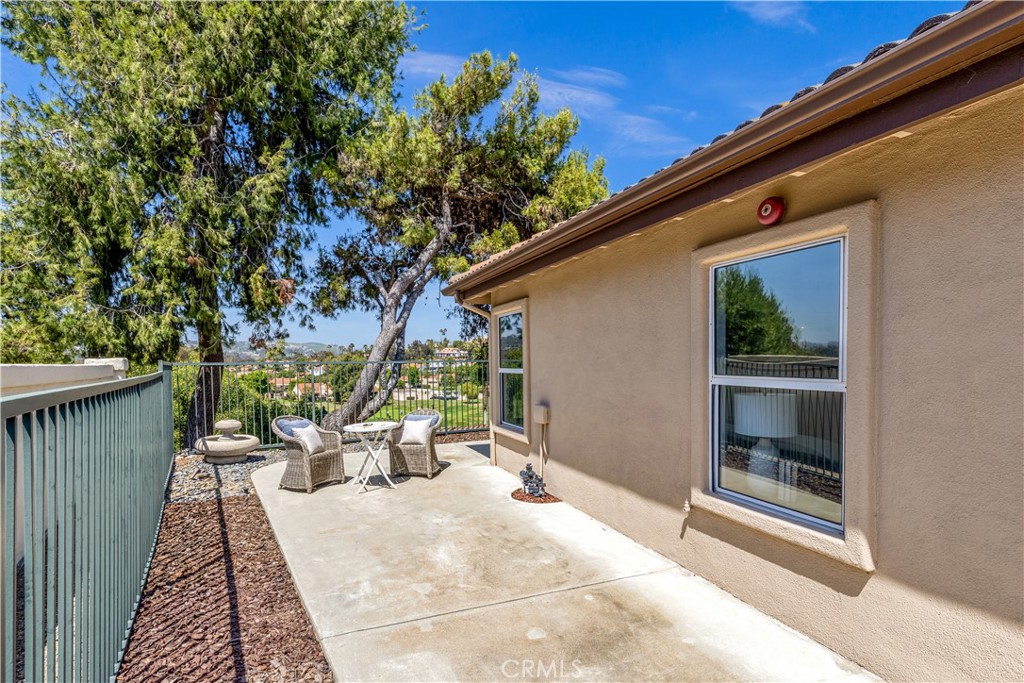 27689 Via Sequoia
