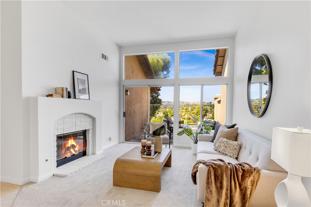 27689 Via Sequoia