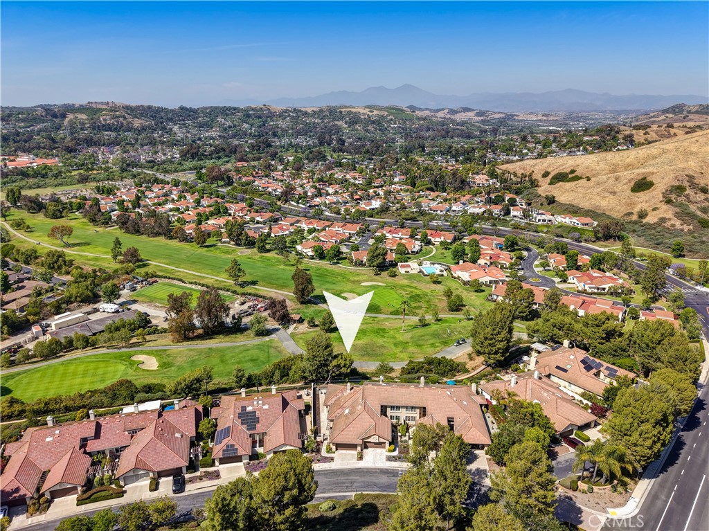 27689 Via Sequoia