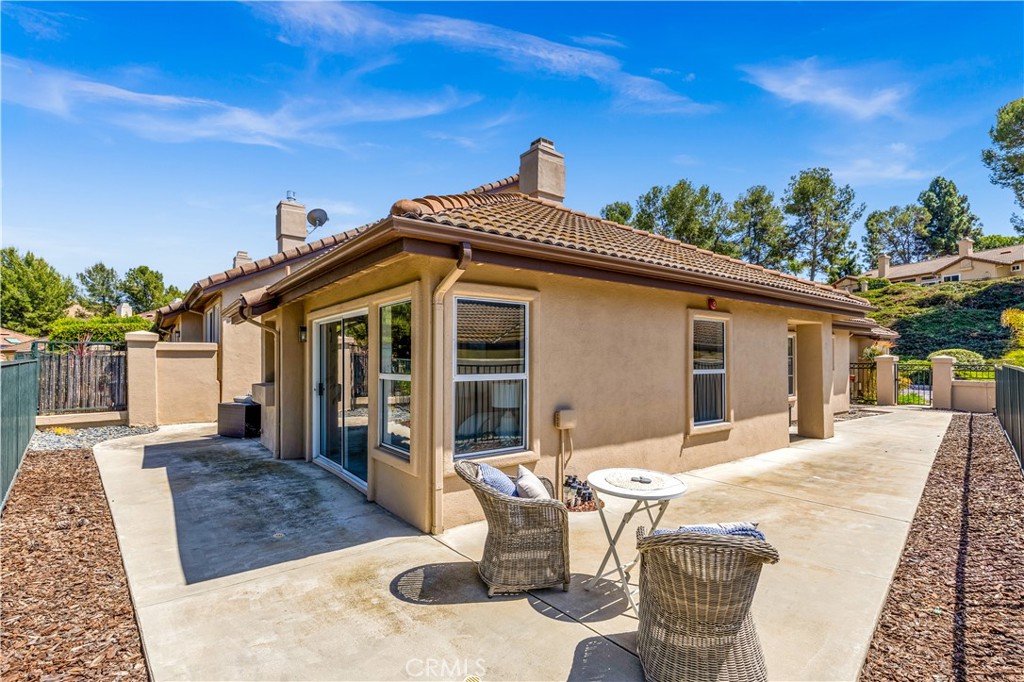 27689 Via Sequoia