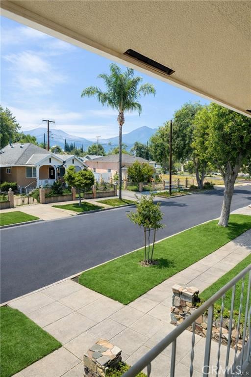 315 E 8th