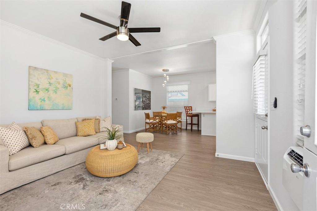 21851 Newland 117