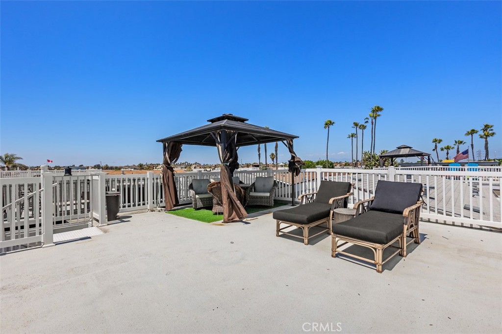21851 Newland 117