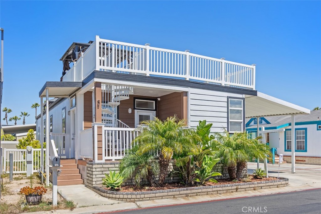 21851 Newland 117