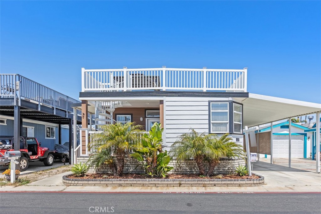 21851 Newland 117