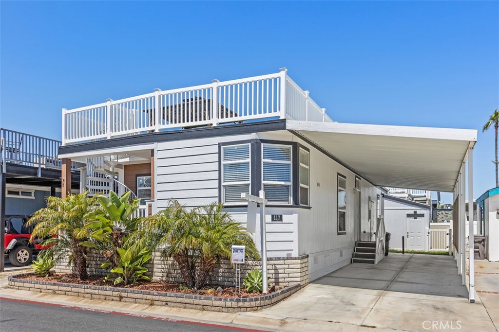 21851 Newland 117