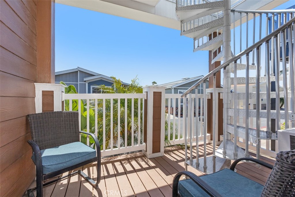 21851 Newland 117