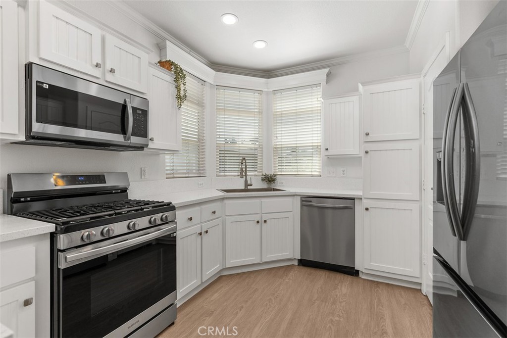 21851 Newland 117