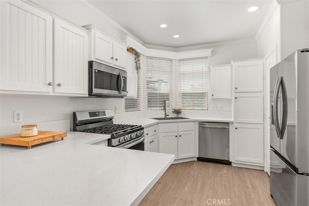 21851 Newland 117
